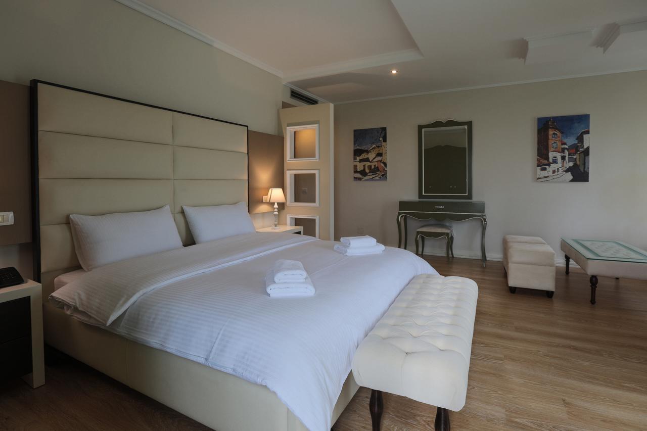 "L'Art De Vivre" Resort Korce Luaran gambar