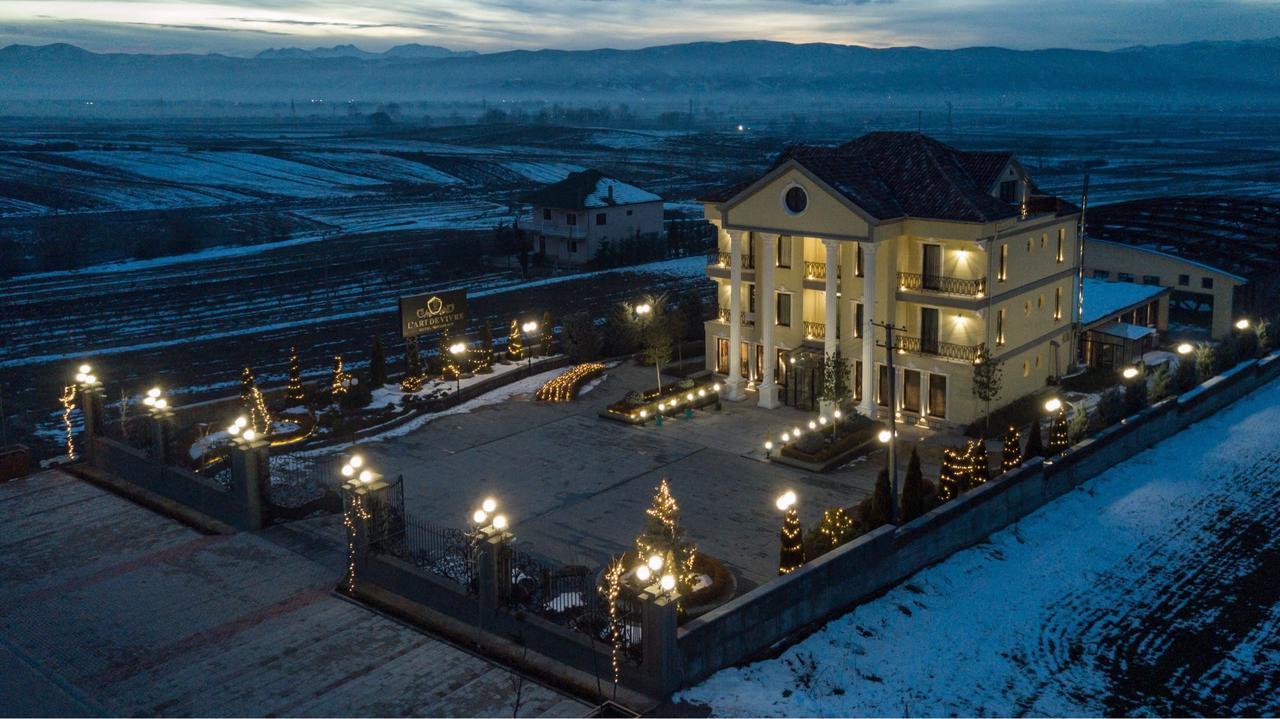 "L'Art De Vivre" Resort Korce Luaran gambar